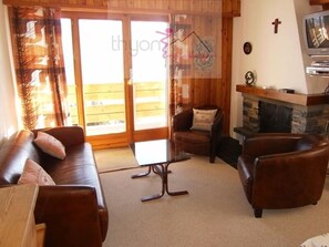 TV, fireplace, DVD player