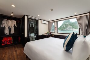 Superior Double or Twin Room | In-room safe, individually decorated, individually furnished, desk - Santa Maria Cruises Halong Bay (Ha Long)