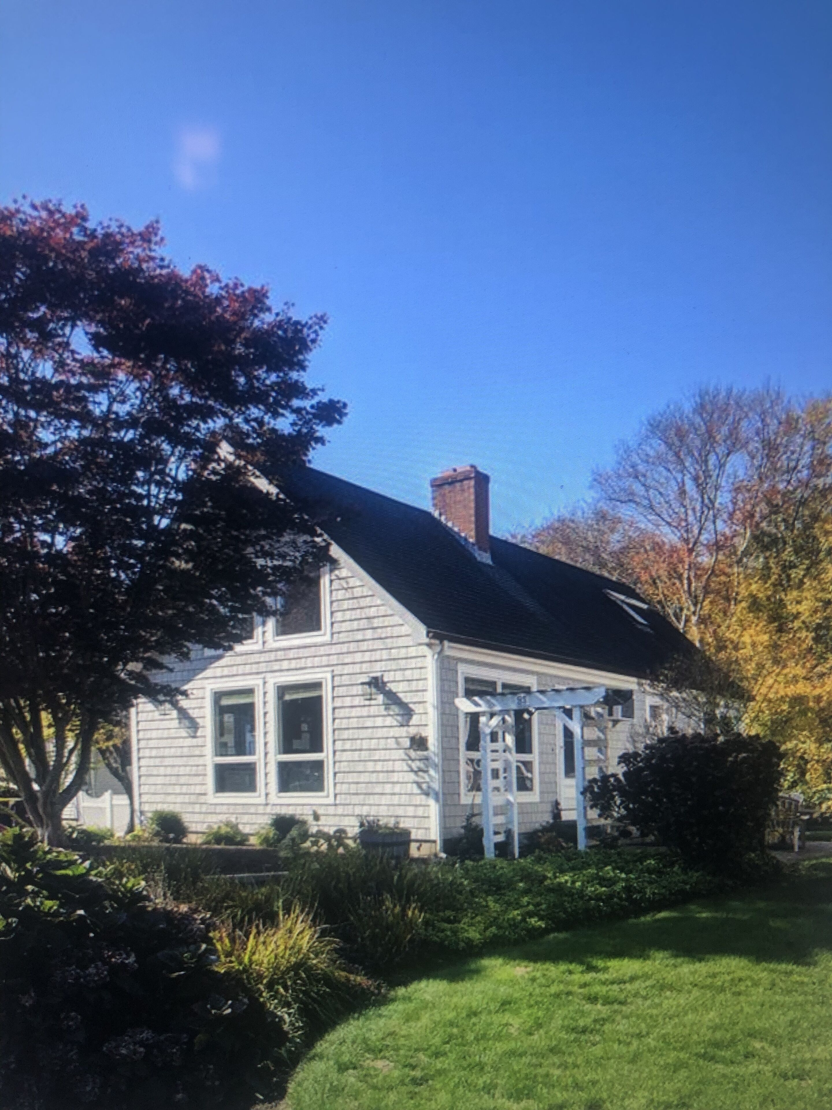Bonnett Shores, Narragansett Beach House - Walk to beach!