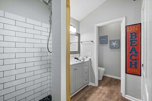 Combined shower/bathtub, hair dryer, towels, soap - Private Pool 4 Bedroom 2 Bathroom South Forest Beach Home! Steps to the beach!! (Hilton Head Island)