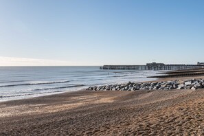 Beach nearby - Beach Comber (Hastings)