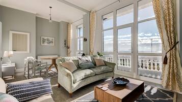 Apartment, 2 Bedrooms | 2 bedrooms, individually decorated, individually furnished