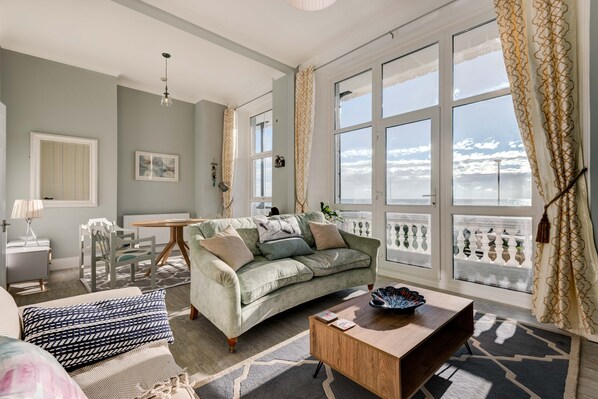 Apartment, 2 Bedrooms | 2 bedrooms, individually decorated, individually furnished - Beach Comber (Hastings)