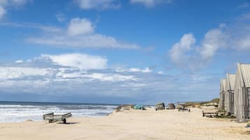 Una spiaggia nelle vicinanze