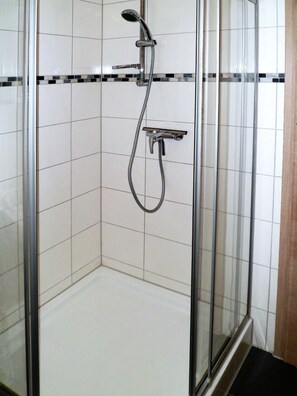 Shower, free toiletries, hair dryer, towels