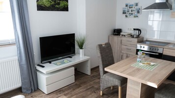Apartment | Private kitchen | Coffee/tea maker, fridge, microwave, oven
