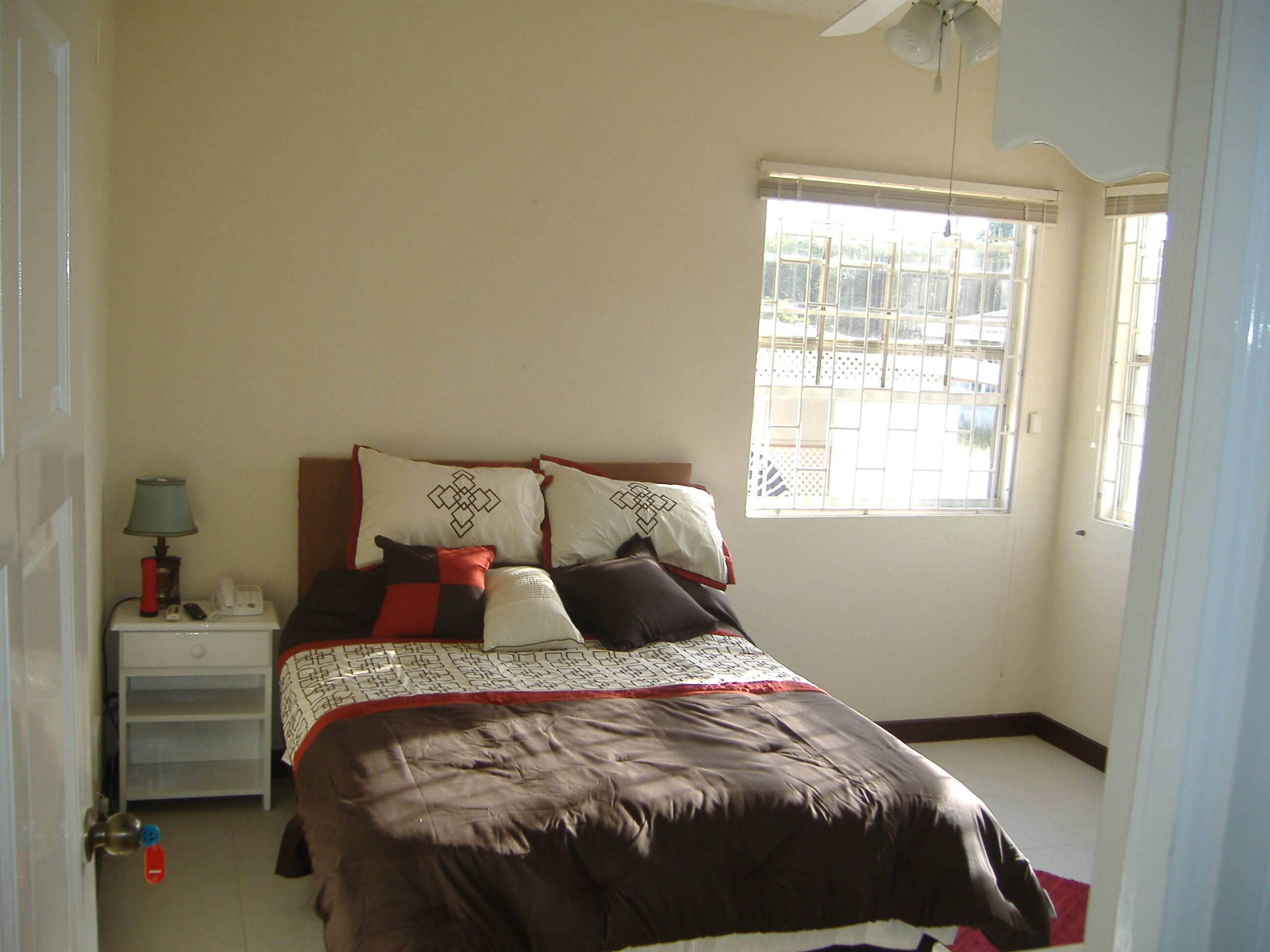 5 dormitorios, tabla de planchar con plancha, wifi y ropa de cama