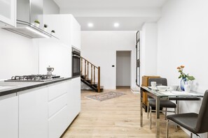 Duplex, 1 Bedroom (Duplex Luxurious Apartment) | Private kitchen | Full-size fridge, microwave, oven, stovetop - Duplex Luxurious Apt in the heart of Bologna (Bologna)