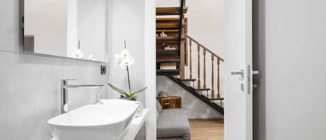 Duplex, 1 Bedroom (Duplex Luxurious Apartment) | Bathroom | Shower, hair dryer, bidet, towels