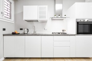 Duplex, 1 Bedroom (Duplex Luxurious Apartment) | Private kitchen | Full-size fridge, microwave, oven, stovetop - Duplex Luxurious Apt in the heart of Bologna (Bologna)