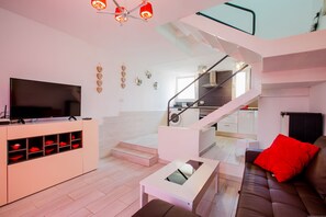 TV - Modern duplex bungalow, Playa de las Americas, Costa Adeje (Costa Adeje)