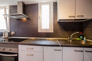 Fridge, microwave, oven, dishwasher