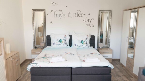 Apartment | 1 bedroom, desk, soundproofing, iron/ironing board - Ferienwohnung Anke-Apartement 3c (Heinsberg)