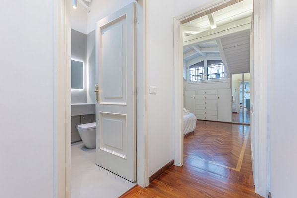 Bathroom - Pratello Elegante e Raffinata Mansarda (Bologna)