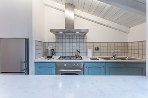 Private kitchen - Pratello Elegante e Raffinata Mansarda (Bologna)