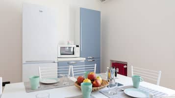 Apartment, 2 Bedrooms | In-room dining