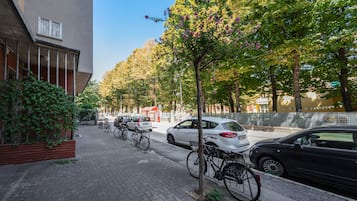 Apartment, 2 Bedrooms | Street view