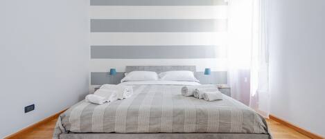 2 chambres, bureau, fer et planche à repasser, Wi-Fi gratuit