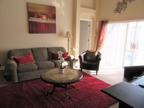 Villa | Living room | Flat-screen TV, DVD player - R1 Glenbrook 4 bed / 2 Bath (Clermont)