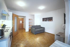 Apartment, 1 Bedroom | Living area