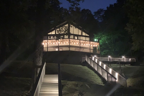 The perfect place to make the holidays memorable! Cozy and ready for family fun!