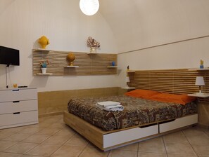 Minibar, wifi gratis y ropa de cama 