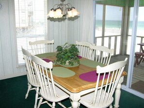 Fridge, microwave, stovetop, dishwasher - THE Hideaway (Gulf Shores)