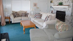 Living room - THE Hideaway (Gulf Shores)