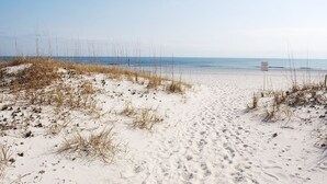 Unclassified image, 4 of 24, button - Ocean Reef 111 (Gulf Shores)