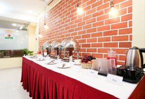 Breakfast area - Sr Residency (Chennai)