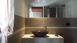 Suite | Lavabo del cuarto de baño