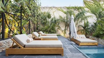 Outdoor pool, open 8:00 AM to 6:00 PM, pool umbrellas, sun loungers