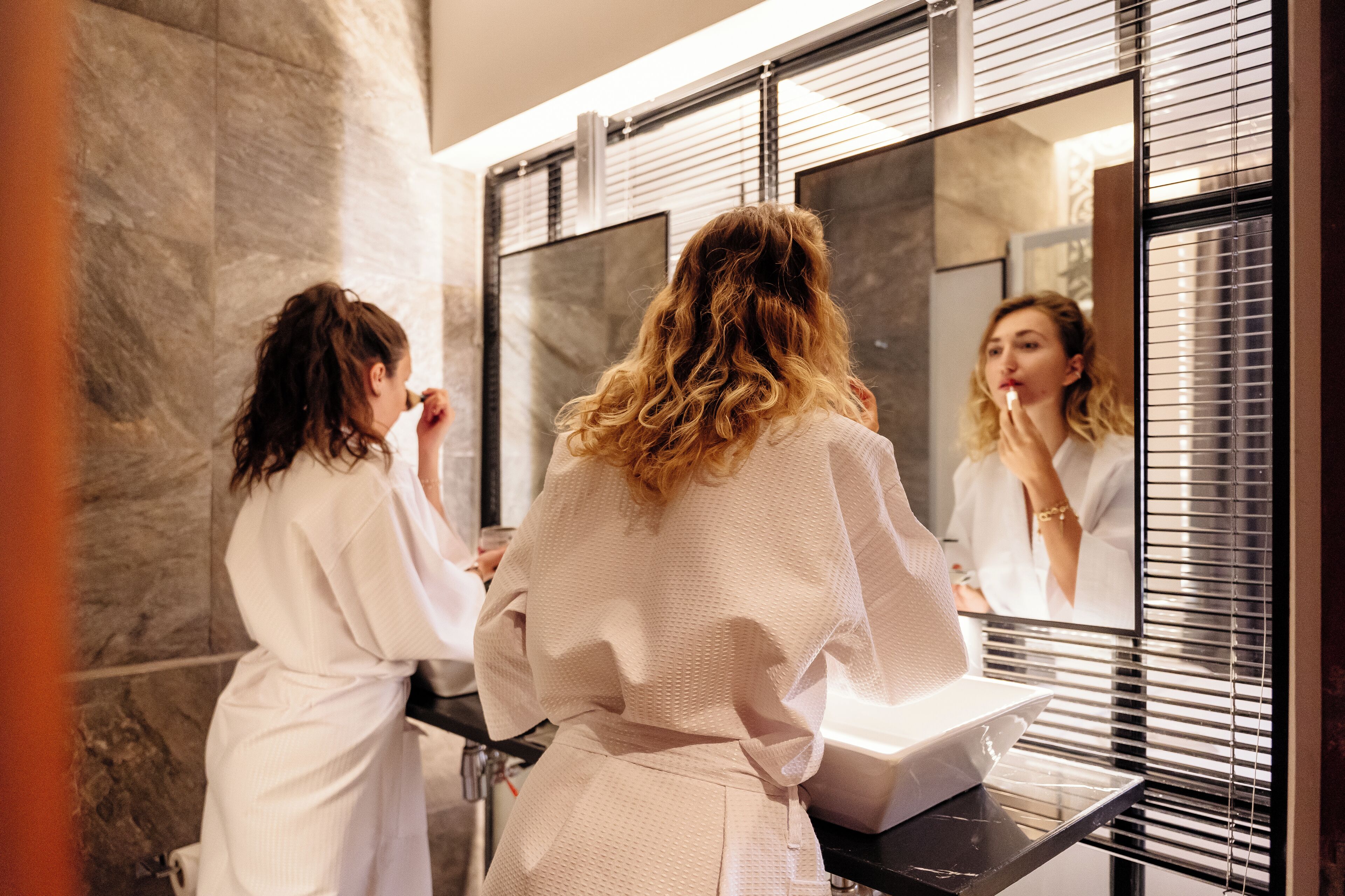 shower, rainfall showerhead, free toiletries, hair dryer