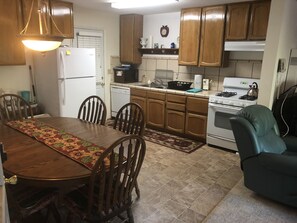 Private kitchen - Sequoia National Forest CabinM (Posey)