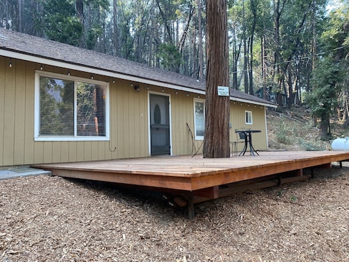 Sequoia National Forest CabinM