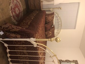 Interior - Sequoia National Forest CabinM (Posey)