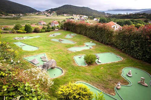 Maison en pierre restaurée en pleine nature
