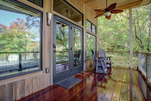 French Broad Chalet | Private Chalet on the French Broad River