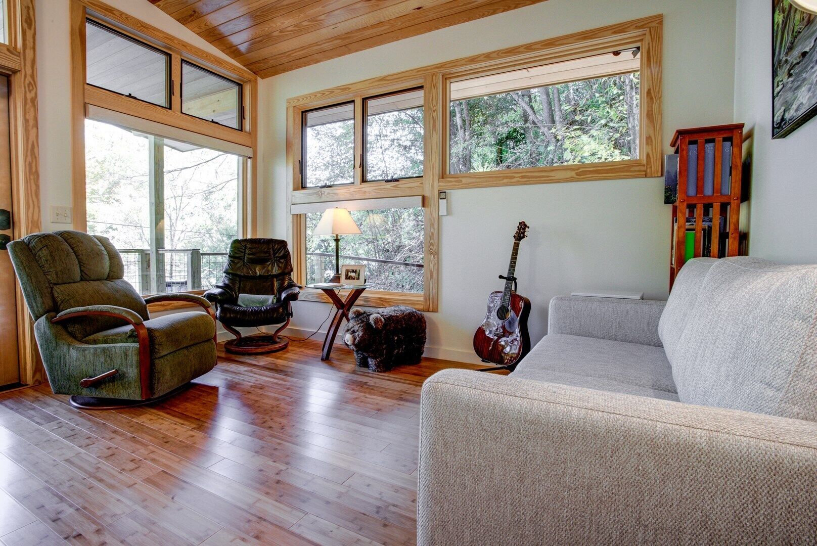 French Broad Chalet: Private Chalet on the French Broad River