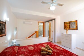 1 bedroom, iron/ironing board, WiFi - Modern duplex bungalow, Playa de las Américas, Costa Adeje (Costa Adeje)