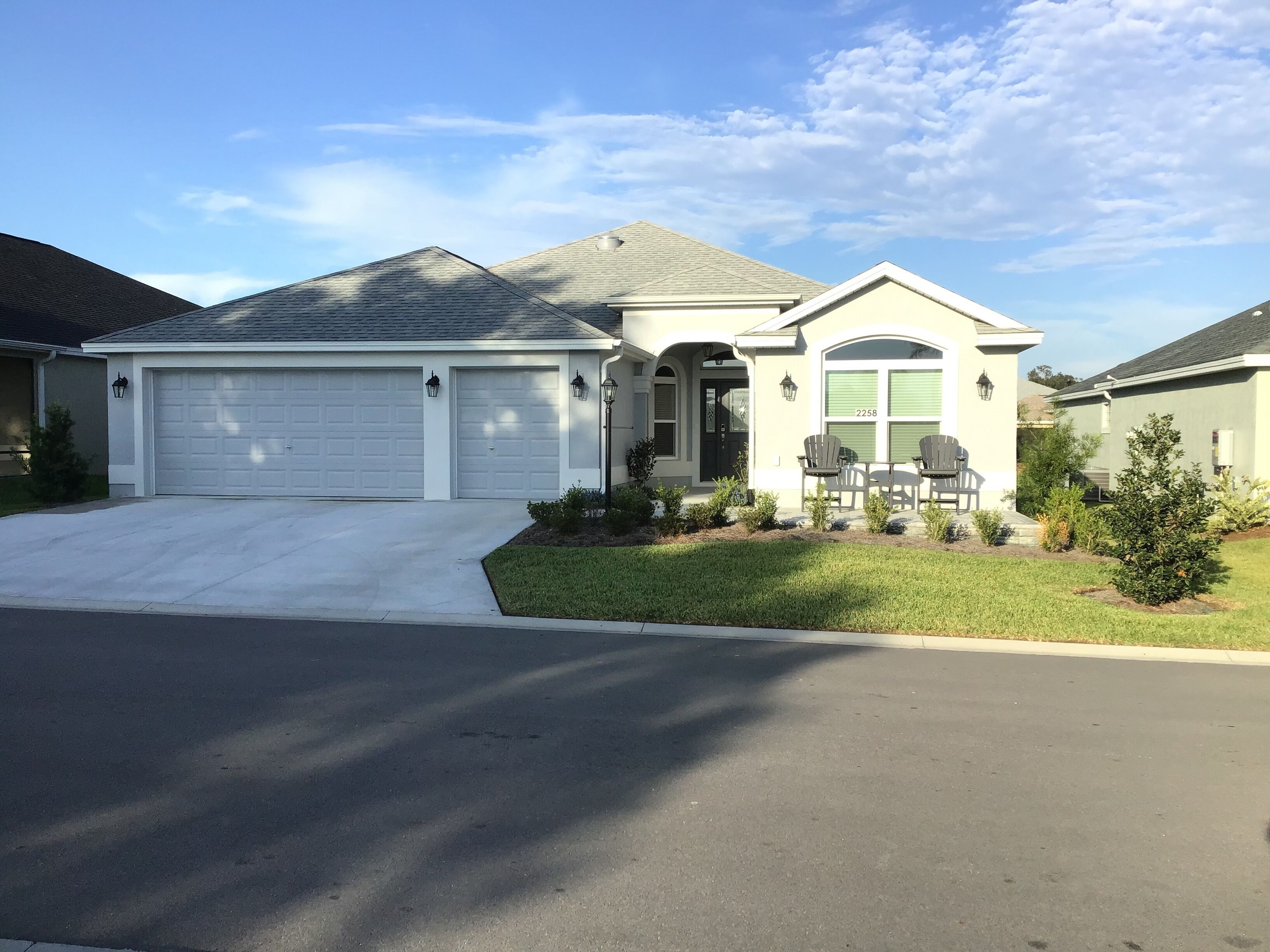 Charming Home w/ 4 SEATER GOLF CART & NATURAL GAS BBQ
