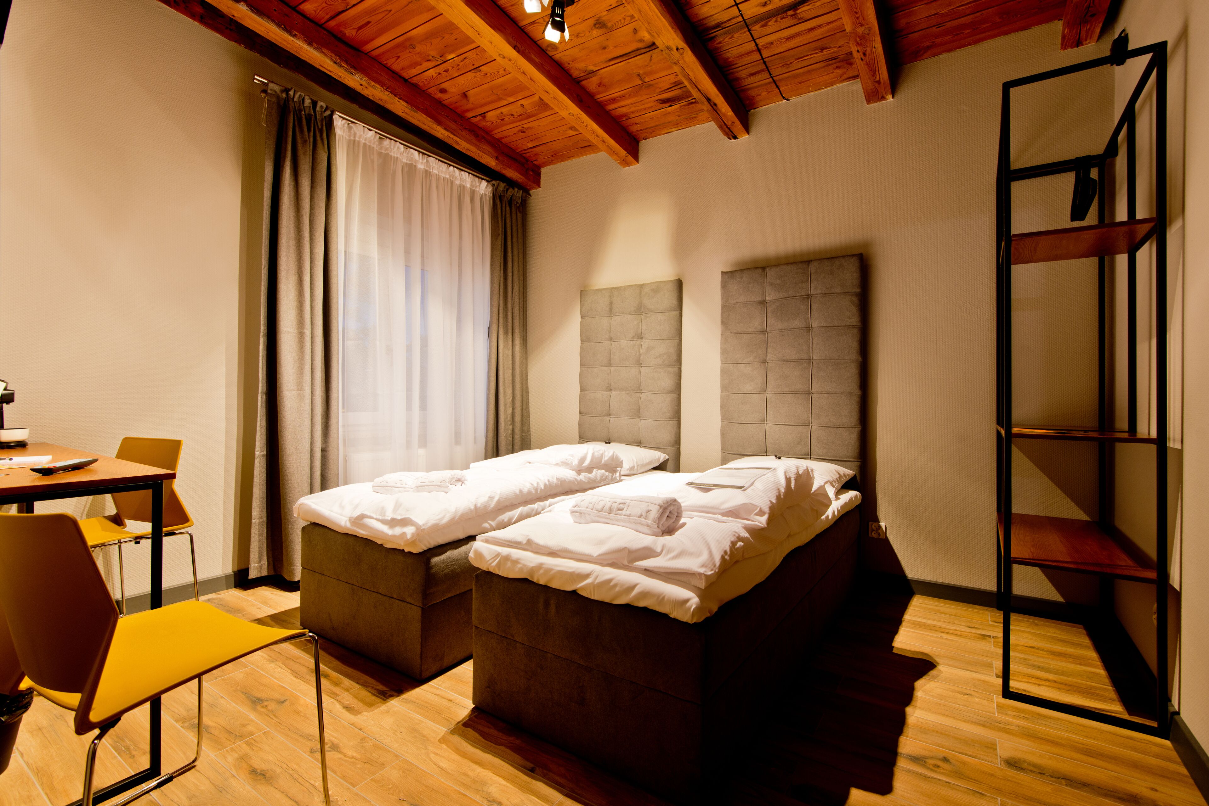 Doppel- oder Zweibettzimmer, Nichtraucher | Hochwertige Bettwaren, Betten mit Memory-Foam-Matratzen