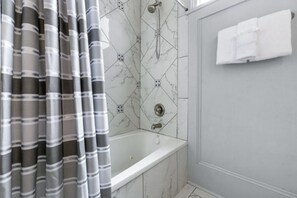 Hair dryer, towels - 15% OFF Monthly | 10% OFF Weekly-Hosteeva | 2BR Double Steps to St. Charles Ave. (New Orleans)