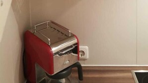 Family Apartment (incl. 25 EUR cleaning fee) | Private kitchen - Haberlgasse (Vienna)