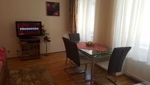 Family Apartment (incl. 25 EUR cleaning fee) | Living room - Haberlgasse (Vienna)