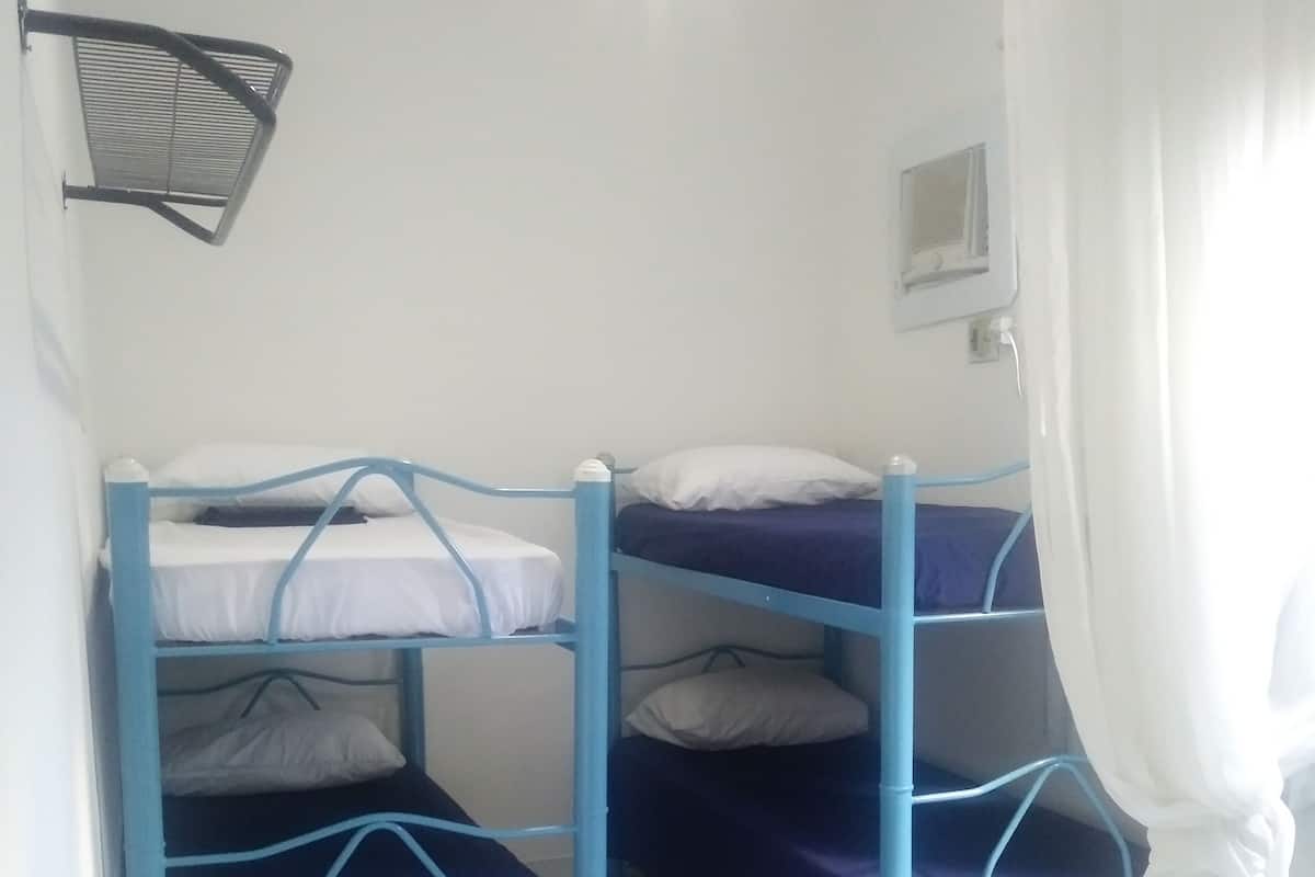 Laptop workspace, blackout curtains, iron/ironing board, free WiFi