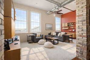 Televisión y oficina