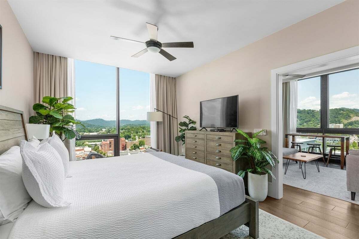 1 habitación, tabla de planchar con plancha, wifi gratis y ropa de cama 