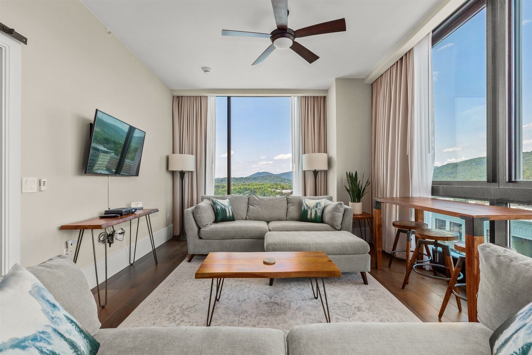 Smart-TV, Stereoanlage