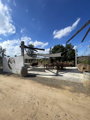 BBQ/picnic area - DaNik Valle (Valle de Guadalupe)
